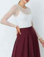 Ефирно Съвършенство: Тюлено Боди-Блуза с Прашка

Почувствайте нежността, носете увереност!

Представяме Ви нашето Тюлено Боди-Блуза с Прашка– идеалното допълнение към Вашия гардероб, което съчетава чувственост, комфорт и модерен стил. Това не е просто бельо, а елемент, който преобразява всяка визия и подчертава Вашата женственост.

Невероятна Мекота: Фината тюлена материя гали кожата, осигурявайки несравним комфорт през целия ден.

Универсален Стил: Носете го като боди-блуза под сако, жилетка или самостояте