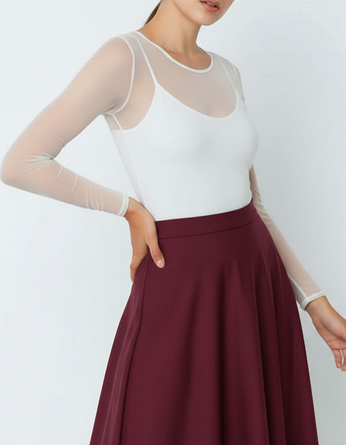 Ефирно Съвършенство: Тюлено Боди-Блуза с Прашка

Почувствайте нежността, носете увереност!

Представяме Ви нашето Тюлено Боди-Блуза с Прашка– идеалното допълнение към Вашия гардероб, което съчетава чувственост, комфорт и модерен стил. Това не е просто бельо, а елемент, който преобразява всяка визия и подчертава Вашата женственост.

Невероятна Мекота: Фината тюлена материя гали кожата, осигурявайки несравним комфорт през целия ден.

Универсален Стил: Носете го като боди-блуза под сако, жилетка или самостояте