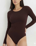 ЕВИТА: Вашата Втора Кожа от Памук!&nbsp;

Открийте съвършенството в семплия дизайн с&nbsp;Памучно Боди Прашка с Дълъг Ръкав от EVITA&nbsp;– еталон за българско производство и&nbsp;отлично качество. Това не е просто бельо, а Вашият ежедневен лукс, който работи за Вашия комфорт и увереност.

&nbsp; &nbsp; - Почувствайте разликата с&nbsp;висококачествено памучно трико, което нежно обгръща тялото Ви. Материята е дишаща идеална за носене през целия ден, като осигурява усещане за&nbsp;свежест и чистота.

&nbsp; &