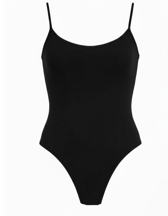 Удобното, топло и практично боди с тънки презрамки, което комфортно покрива слабата зона на кръста е наша задължителна добавка през по-студените дни. То може да се носи както самостоятелно, така и под сако или жилетка.&nbsp; &nbsp; &nbsp; &nbsp; &nbsp; &nbsp; &nbsp; &nbsp; &nbsp; &nbsp; &nbsp; &nbsp; &nbsp; &nbsp; &nbsp; Памучната материя е с отлична еластичност и приятна на допир.
Стандартно закопчаване с три малки кукички
Усетете приятното чувство при допира на естествените материи.
Ние използваме само на