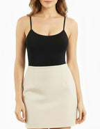 Удобното, топло и практично боди с тънки презрамки, което комфортно покрива слабата зона на кръста е наша задължителна добавка през по-студените дни. То може да се носи както самостоятелно, така и под сако или жилетка.&nbsp; &nbsp; &nbsp; &nbsp; &nbsp; &nbsp; &nbsp; &nbsp; &nbsp; &nbsp; &nbsp; &nbsp; &nbsp; &nbsp; &nbsp; Памучната материя е с отлична еластичност и приятна на допир.
Стандартно закопчаване с три малки кукички
Усетете приятното чувство при допира на естествените материи.
Ние използваме само на