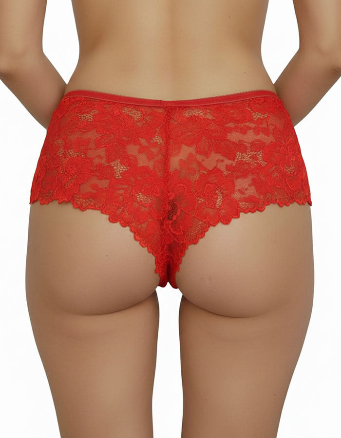 Тази луксозна бразилиана тип боксер с висока талия е създадена от висококачествен микрофибър и фина дантела, за да предложи не просто удобство, а изживяване.
Със своята висока талия, този модел не пристяга, не притиска, а прегръща меко коремната зона, осигурявайки усещане за лекота, мекота и свобода през целия ден. Перфектна за панталони или дънки с висока талия, тя оформя силуета нежно, без да се впива.&nbsp;Почувствай разликата между обикновено бельо и истинска грижа за себе си.
Изключително елегантен и ж