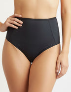 Защо Марина?
По нейно желание ние създадохме артикул с много преимущества.


Това не е просто Бразилиана, а комфорт, стил и визия.
Марина прочете мислите ни за създаването на този модел Бразилиана и той се случи буквално за ден.

Тя е с висока талия, която ще покрие цялата коремна зона, ще заглади палсаките и ще оформи цялостната визия.

Изработва се само от стягаща фина материя, която не запарва, няма никакви ластици по крачолната обиколка, освен на талията, за да е стабилна.


В зоната на хигиенното парче