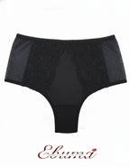 Луксозна, красива и удобна бразилиана от микрофибър, дантела и тюл. Дантелата отпред е положена върху бежовия микрофибър и придава загадъчна визия. Бразилианата е идеалния ви избор за вашия панталон или дънки с висока талия, за да е завършена цялостната ви визия.
Моделът е вдъхновен от идеята при съчетание на удобство и секси излъчване.
Женствените комбинации от класически и винаги актуални цветове прави моделът привлекателен и неустоим.
Моделът е с висока талия и секси визия.
Дизайнът на дантелата може да 