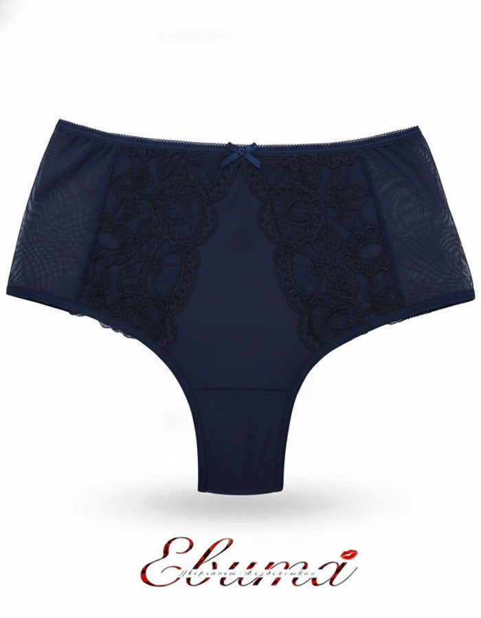 Луксозна, красива и удобна бразилиана от микрофибър, дантела и тюл. Дантелата отпред е положена върху бежовия микрофибър и придава загадъчна визия. Бразилианата е идеалният ви избор за вашия панталон или дънки с висока талия, за да е завършена пълната ви визия.
Моделът е вдъхновен от идеята при съчетание на удобство и секси излъчване.
Женствените комбинации от класически и винаги актуални цветове правят модела привлекателен и неустоим.
Моделът е с висока талия и секси визия.
Дизайнът на дантелата може да е 