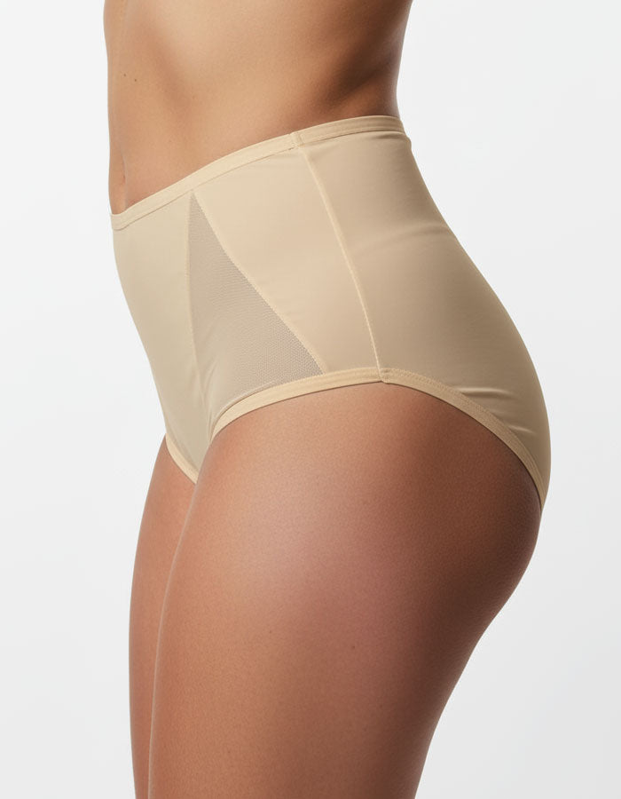 Представяме ви бикина с висока талия, създадена с грижа за вашия Комфорт и Стил.
Изработена от висококачествени материали - микрофибър и тюл от двете страни, тя предлага несравнимо Удобство при носене и едновременно красива Визия.

Какво може да очаквате от нашата бикина? Първо и най-важно - Удобство.
Нейната висока талия осигурява идеално прилягане и поддръжка, като в същото време допринася за вашата самочувствена поява.
А красотата й не е само външна - тя е проектирана от дизайнера на марка Неда, който е 