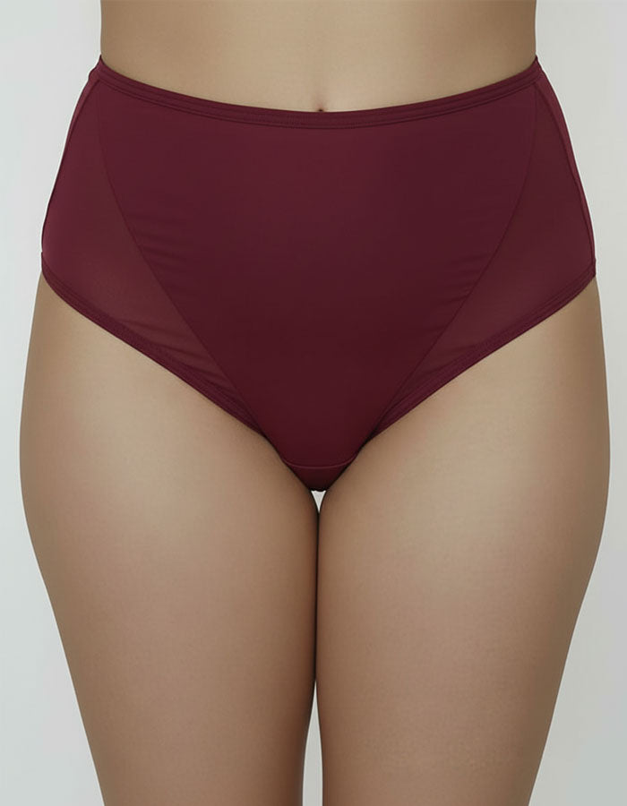 Представяме ви бикина с висока талия, създадена с грижа за вашия Комфорт и Стил.
Изработена от висококачествени материали - микрофибър и тюл от двете страни, тя предлага несравнимо Удобство при носене и едновременно красива Визия.

Какво може да очаквате от нашата бикина? Първо и най-важно - Удобство.
Нейната висока талия осигурява идеално прилягане и поддръжка, като в същото време допринася за вашата самочувствена поява.
А красотата й не е само външна - тя е проектирана от дизайнера на марка Неда, който е 