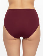 Представяме ви бикина с висока талия, създадена с грижа за вашия Комфорт и Стил.
Изработена от висококачествени материали - микрофибър и тюл от двете страни, тя предлага несравнимо Удобство при носене и едновременно красива Визия.

Какво може да очаквате от нашата бикина? Първо и най-важно - Удобство.
Нейната висока талия осигурява идеално прилягане и поддръжка, като в същото време допринася за вашата самочувствена поява.
А красотата й не е само външна - тя е проектирана от дизайнера на марка Неда, който е 