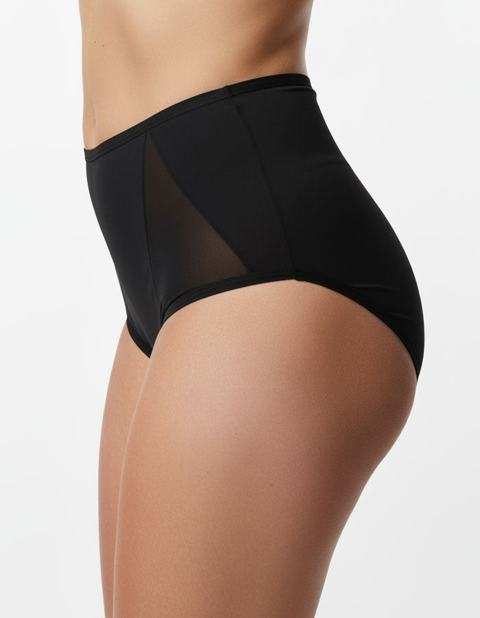 Представяме ви бикина с висока талия, създадена с грижа за вашия Комфорт и Стил.
Изработена от висококачествени материали - микрофибър и тюл от двете страни, тя предлага несравнимо Удобство при носене и едновременно красива Визия.

Какво може да очаквате от нашата бикина? Първо и най-важно - Удобство.
Нейната висока талия осигурява идеално прилягане и поддръжка, като в същото време допринася за вашата самочувствена поява.
А красотата й не е само външна - тя е проектирана от дизайнера на марка Неда, който е 