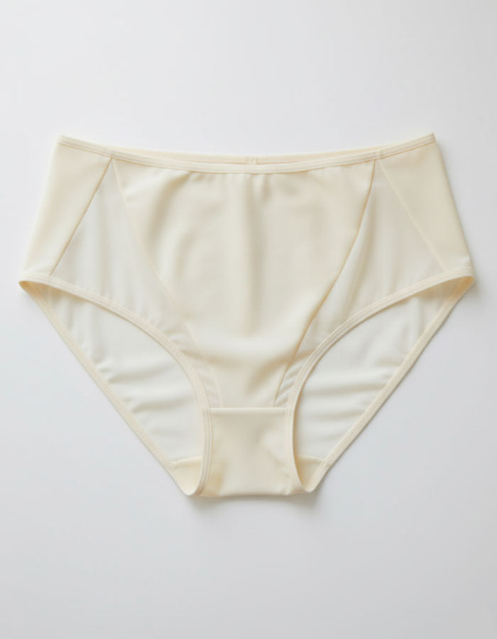 Представяме ви бикина с висока талия, създадена с грижа за вашия Комфорт и Стил.
Изработена от висококачествени материали - микрофибър и тюл от двете страни, тя предлага несравнимо Удобство при носене и едновременно красива Визия.

Какво може да очаквате от нашата бикина? Първо и най-важно - Удобство.
Нейната висока талия осигурява идеално прилягане и поддръжка, като в същото време допринася за вашата самочувствена поява.
А красотата й не е само външна - тя е проектирана от дизайнера на марка Неда, който е 