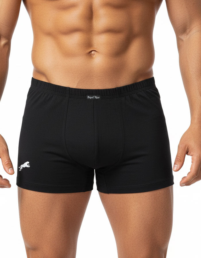 Мъжки боксер от нерециклиран памук – комфорт и стил от Royal Tiger

Открийте удобството и качеството на мъжките боксерки Royal Tiger, създадени за мъже, които държат на естествените материи и безупречния стил.
Изработени от 90% нерециклиран памук и 10% еластан, тези боксерки осигуряват невероятна мекота и дишащ комфорт през целия ден.

✔ Удобни крачоли – осигуряват свобода на движение без впиване или разтягане.
✔ Актуални акценти – модерен дизайн, съчетан с прецизни детайли за стилна визия.
✔ Българско прои