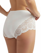 Дизайнът на дантелата може да се различава от този на снимката, но рядко. 