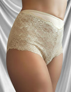 Усетете Силата на Жената: Неустоими Дантелени Бикини/Боксер с Висока Талия!

Омръзна ли ви да избирате между СЕКСИ И УДОБНО? Сбогувайте се с дискомфорта на обикновеното дамско бельо и забравете за компромисите!&nbsp;Ние разбираме&nbsp;болката – искате елегантно бельо, което да ви кара да се чувствате секси, но в същото време да е достатъчно удобно за всеки ден.

Открийте Вашето Решение – Бикини, Които Преобръщат Правилата!

Нашите&nbsp;дамски бикини/боксер&nbsp;с висока талия са създадени, за да задоволят в