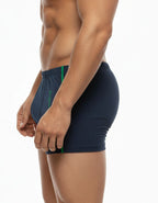 Мъжки боксер от нерециклиран памук – комфорт и стил от Royal Tiger

Открийте удобството и качеството на мъжките боксерки Royal Tiger, създадени за мъже, които държат на естествените материи и безупречния стил.
Изработени от 90% нерециклиран памук и 10% еластан, тези боксерки осигуряват невероятна мекота и дишащ комфорт през целия ден.

✔ Удобни крачоли – осигуряват свобода на движение без впиване или разтягане.
✔ Актуални акценти – модерен дизайн, съчетан с прецизни детайли за стилна визия.
✔ Българско прои