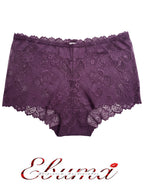 Представяме ви нашия стилен дантелен боксер – съвършен синтез между елегантност и комфорт. Изработен от подбрани дантели и меко памучно парче, този модел е създаден да удовлетвори и най-високите изисквания за удобство и стил.

Деликатната дантела придава изисканост и женственост, докато удобната кройка осигурява свобода на движенията през целия ден. Дизайнът е създаден така, че да ласкае всяка фигура, като подчертава нежността и грацията на силуета. Въпреки че дизайнът на дантелата може да се различава леко