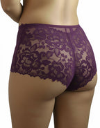 Представяме ви нашия стилен дантелен боксер – съвършен синтез между елегантност и комфорт. Изработен от подбрани дантели и меко памучно парче, този модел е създаден да удовлетвори и най-високите изисквания за удобство и стил.

Деликатната дантела придава изисканост и женственост, докато удобната кройка осигурява свобода на движенията през целия ден. Дизайнът е създаден така, че да ласкае всяка фигура, като подчертава нежността и грацията на силуета. Въпреки че дизайнът на дантелата може да се различава леко