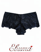 Уникален боксер/ бразилиана с ниска талия от подбрани бродерии в комбинация с тюл на задна част.
Елегантен, удобен и красив модел.
Няма съмнения за тези, които знаят, че бродерията е три пъти по-скъпа от дантелата.
Качеството на изработката е на много високо ниво, поради онагледяване на много компоненти, а именно:
-издръжливост
-устойчивост на третиране
-визия
-индивидуалност
-устойчивост на UV лъчи
Ние, екипът на Евита обичаме да използваме бродерии, защото знаем всички тези нейни качества.
Дизайнът на бро
