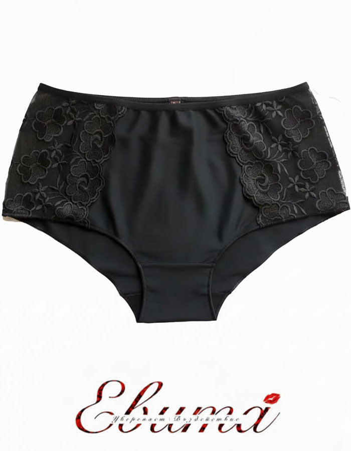 Евита - Въплъщение на Женствеността в Детайлите&nbsp;

Открийте новото ни бижу в колекцията на Евита - изключително женствения боксер, създаден да ви накара да се почувствате специални всеки ден. Нашето предложение комбинира подбрани флорални бродерии с изящен микрофибър, за да ви осигури несравнима елегантност и удобство.

✨ Красота без компромиси: Със своя уникален дизайн, този боксер подчертава вашата женственост, без да жертва комфорта. Без ластик на крачолите, той осигурява свобода на движение и ненадм