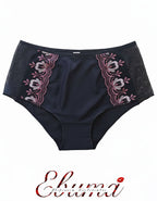 Евита - Въплъщение на Женствеността в Детайлите&nbsp;

Открийте новото ни бижу в колекцията на Евита - изключително женствения боксер, създаден да ви накара да се почувствате специални всеки ден. Нашето предложение комбинира подбрани флорални бродерии с изящен микрофибър, за да ви осигури несравнима елегантност и удобство.

✨ Красота без компромиси: Със своя уникален дизайн, този боксер подчертава вашата женственост, без да жертва комфорта. Без ластик на крачолите, той осигурява свобода на движение и ненадм