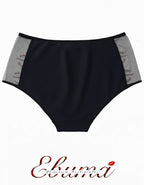 Евита - Въплъщение на Женствеността в Детайлите&nbsp;

Открийте новото ни бижу в колекцията на Евита - изключително женствения боксер, създаден да ви накара да се почувствате специални всеки ден. Нашето предложение комбинира подбрани флорални бродерии с изящен микрофибър, за да ви осигури несравнима елегантност и удобство.

✨ Красота без компромиси: Със своя уникален дизайн, този боксер подчертава вашата женственост, без да жертва комфорта. Без ластик на крачолите, той осигурява свобода на движение и ненадм