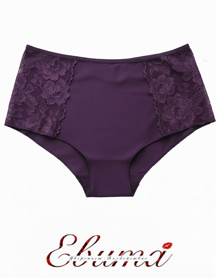 Евита - Въплъщение на Женствеността в Детайлите&nbsp;

Открийте новото ни бижу в колекцията на Евита - изключително женствения боксер, създаден да ви накара да се почувствате специални всеки ден. Нашето предложение комбинира подбрани флорални бродерии с изящен микрофибър, за да ви осигури несравнима елегантност и удобство.

✨ Красота без компромиси: Със своя уникален дизайн, този боксер подчертава вашата женственост, без да жертва комфорта. Без ластик на крачолите, той осигурява свобода на движение и ненадм