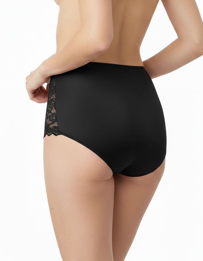 Изключително женствен бикина/ боксер/ колан от подбрани дантели в съчетание с микрофибър.
Елегантен, удобен и красив с удобна дълбочина.
Памучното парче стига до талията, т.е коремната зона остава покрита с функционален плат.

Молим да обърнете внимание, че артикулите с по-голям размер са с по-високи цени.
Дизайнът на дантелата може да се различава от този на снимката, но рядко.
Отлично качество
Произведено в България
Състав: 88% полиамид и 12% еластан