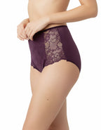 Изключително женствен бикина/ боксер/ колан от подбрани дантели в съчетание с микрофибър.
Елегантен, удобен и красив с удобна дълбочина.
Памучното парче стига до талията, т.е коремната зона остава покрита с функционален плат.

Молим да обърнете внимание, че артикулите с по-голям размер са с по-високи цени.
Дизайнът на дантелата може да се различава от този на снимката, но рядко.
Отлично качество
Произведено в България
Състав: 88% полиамид и 12% еластан