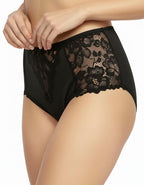 &nbsp;БИКИНА С ВИСОКА ТАЛИЯ ОТ ВИСОКОКАЧЕСТВЕН ПАМУК

Открийте комфорта и женствеността с тази бикина с висока талия от луксозен памук, част от колекцията дамско бельо Evita. Моделът съчетава удобство, стил и мекота, за да ви накара да се чувствате уверени и красиви всеки ден.

✔ Памучно бельо с еластан – осигурява нежно прилепване и свобода на движението.
✔ Елегантна дантела отпред и отстрани – подчертава женствените линии и добавя изтънчен акцент.
✔ Висока талия и широки страни – оформят силуета и прикрив