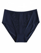 Поглезете себе си с комфорт и стил, които заслужавате!
Тези луксозни бикини с висока талия предлагат перфектно оформяне и изключителна мекота, за да се чувствате уверени и красиви всеки ден.


&nbsp;Защо да изберете този модел?&nbsp;
✔ Перфектно оформяне – високата талия и микрофибърът в коремната зона нежно прибира и изглажда силуета.
✔ Разкошен дизайн – фина дантелена притурка върху микрофибъра придава женственост и изтънченост.
✔ Пълно покритие на задната част – осигурява стабилност и комфорт, без да се 