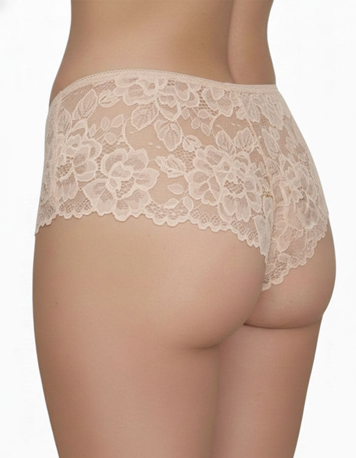 Почувствай Изисканост и Комфорт с Всеки Дъх!&nbsp;

Представяме ти върха на елегантността и удобството – Дантелен боксер/бразилиана Evita! Създаден да прегърне тялото ти с нежност и да подчертае твоята женственост, този модел е повече от просто дамско бельо – той е преживяване.

&nbsp;Елегантност, Удобство и Красота в Едно!

Открий перфектната хармония, която търсиш, с този&nbsp;елегантен, удобен и красив модел. Дизайнът със средна дълбочина е идеален за всяка фигура, осигурявайки не само стил, но и изключи