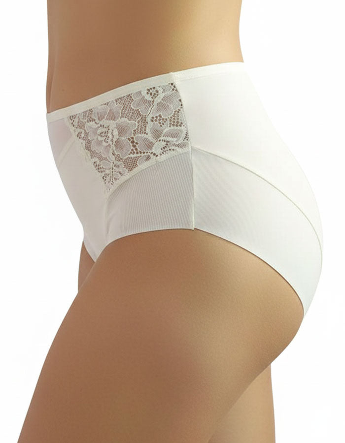 Преживейте Изискаността и Комфорта с нашата зашеметяваща бикина, обогатена с луксозен привкус, предоставяйки Ви несравнин Стил и Удоволствие. Тази изключителна бикина с висока талия съчетава удобство с изящество и красиви детайли, които я правят впечатляваща.

Двойният тюл по крайщата й отпред и отзад придава изисканост и неповторимост на модела. С гладките шевове отпред, тази бикина не само предлага страхотен дизайн, но и гладко приляга към тялото, осигурявайки Ви комфорт през целия ден.

Зашеметяваща бики