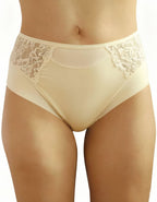 Преживейте Изискаността и Комфорта с нашата зашеметяваща бикина, обогатена с луксозен привкус, предоставяйки Ви несравнин Стил и Удоволствие. Тази изключителна бикина с висока талия съчетава удобство с изящество и красиви детайли, които я правят впечатляваща.

Двойният тюл по крайщата й отпред и отзад придава изисканост и неповторимост на модела. С гладките шевове отпред, тази бикина не само предлага страхотен дизайн, но и гладко приляга към тялото, осигурявайки Ви комфорт през целия ден.

Зашеметяваща бики