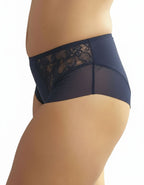 Преживейте Изискаността и Комфорта с нашата зашеметяваща бикина, обогатена с луксозен привкус, предоставяйки Ви несравнин Стил и Удоволствие. Тази изключителна бикина с висока талия съчетава удобство с изящество и красиви детайли, които я правят впечатляваща.

Двойният тюл по крайщата й отпред и отзад придава изисканост и неповторимост на модела. С гладките шевове отпред, тази бикина не само предлага страхотен дизайн, но и гладко приляга към тялото, осигурявайки Ви комфорт през целия ден.

Зашеметяваща бики