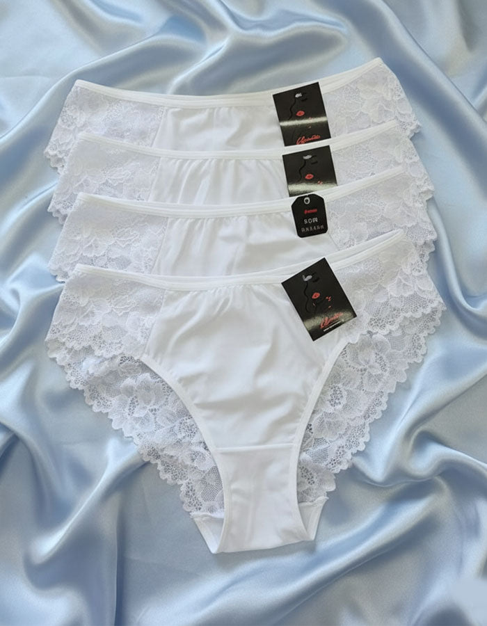 Преживейте изискаността и комфорта с нашата луксозна дамска бикина, представяща съчетание от изящество и качество. Изработена с внимание към всеки детайл, бикината предлага средна дълбочина и е изключително удобна благодарение на използвания микрофибър и дантела.

Задната част на бикината е изключително изчистена, като добавеният силикон на дантелата отзад придава изискан завършек и предотвратява неприятното събиране. Отличаваща се с перфектно покритие на задната част, бикината предоставя изключително усеща