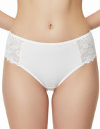 Преживейте изискаността и комфорта с нашата луксозна дамска бикина, представяща съчетание от изящество и качество. Изработена с внимание към всеки детайл, бикината предлага средна дълбочина и е изключително удобна благодарение на използвания микрофибър и дантела.

Задната част на бикината е изключително изчистена, като добавеният силикон на дантелата отзад придава изискан завършек и предотвратява неприятното събиране. Отличаваща се с перфектно покритие на задната част, бикината предоставя изключително усеща