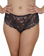 Преживейте изискаността и комфорта с нашата луксозна дамска бикина, представяща съчетание от изящество и качество. Изработена с внимание към всеки детайл, бикината предлага средна дълбочина и е изключително удобна благодарение на използваните микрофибър и еластична дантела.&nbsp;
Отпред няма ластици в зоната на хигиеничното парче, което е допълнително уголемено и съобразено с нуждите ви.

Отличаваща се с перфектно покритие на задната част, бикината предоставя изключително усещане за комфорт и сигурност.

Ди