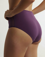 Открий съвършенството: Бикини, които те карат да се чувстваш прекрасно!&nbsp;

&nbsp; &nbsp; &nbsp; &nbsp; Почувствай разликата от първото докосване! Представяме ти бикините, които съчетават луксозен комфорт с елегантна визия, създадени да отговорят на всяка твоя нужда от сутрин до вечер. Независимо дали си в движение, на работа или се наслаждаваш на заслужен отдих, тези бикини ще бъдат твоят таен съюзник за безупречно самочувствие.

Защо ще ги обожаваш?

&nbsp; &nbsp; &nbsp; &nbsp; &nbsp; Несравним Комфорт