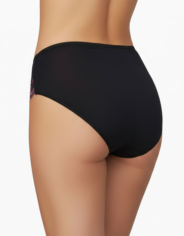 Готови ли сте да преоткриете комфорта, без да правите компромис със стила?

Запознайте се с&nbsp;бикините Evita&nbsp;– перфектното съчетание на луксозна елегантност и невероятен комфорт. Това не е просто&nbsp;дамско бельо, а усещане за увереност и красота, което носите всеки ден.

&nbsp;Задоволете Вашите&nbsp;Нужди&nbsp;и&nbsp;Чувства:

Комфортът е ключов:&nbsp;Изработени с мисъл за Вашето ежедневие, тези&nbsp;удобни бикини&nbsp;Ви осигуряват несравнимо усещане за мекота и свобода. Те са Вашият идеален избо