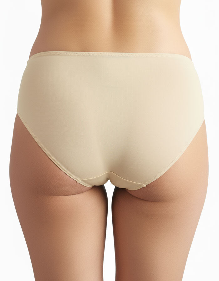 Готови ли сте да преоткриете комфорта, без да правите компромис със стила?

Запознайте се с&nbsp;бикините Evita&nbsp;– перфектното съчетание на луксозна елегантност и невероятен комфорт. Това не е просто&nbsp;дамско бельо, а усещане за увереност и красота, което носите всеки ден.

&nbsp;Задоволете Вашите&nbsp;Нужди&nbsp;и&nbsp;Чувства:

Комфортът е ключов:&nbsp;Изработени с мисъл за Вашето ежедневие, тези&nbsp;удобни бикини&nbsp;Ви осигуряват несравнимо усещане за мекота и свобода. Те са Вашият идеален избо