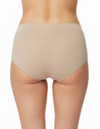 Бикината, която задължително трябва да имате за своето забързано ежедневие.
С удобна висока талия.
Семпла, елегантна и комфортна визия.
Дизайнът на дантелата може да се различава от този на снимката.

-&nbsp; памук и дантела отстрани
-&nbsp; гладка задна част
-&nbsp;&nbsp;висока талия
-&nbsp; загладени шевове отпред върху тюла
-&nbsp; отлично покритие отзад
-&nbsp; подсилено дъно
-&nbsp;&nbsp;мек еластичен двойно прегънат ластик

Отлично качество
Българско производство
Състав: 90% памук и 10% еластан.
Данте