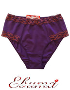 Бикината, която задължително трябва да имате за своето забързано ежедневие.
С удобна висока талия.
Семпла, елегантна и комфортна визия.
Дизайнът на дантелата може да се различава от този на снимката.

-&nbsp; памук и дантела отстрани
-&nbsp; гладка задна част
-&nbsp;&nbsp;висока талия
-&nbsp; загладени шевове отпред върху тюла
-&nbsp; отлично покритие отзад
-&nbsp; подсилено дъно
-&nbsp;&nbsp;мек еластичен двойно прегънат ластик

Отлично качество
Българско производство
Състав: 90% памук и 10% еластан.
Данте