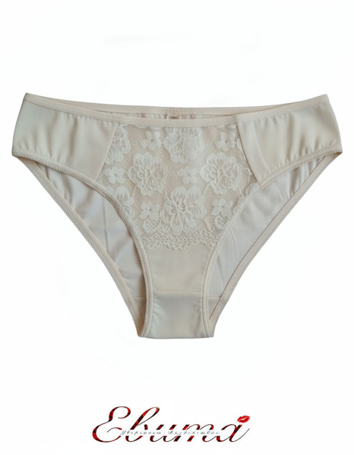 Ежедневна памучна бикина с дантела на предната част.
Удобна, практична и задължителна в гардерона ни. Гладка задна част
Меко и еластичен двойно прегънат ластик на крачолите и талията
Допълнително подсилено памучно хигиенно парче
Скрити шевове

Дизайнът на дантелата може да е различен от този на снимката, но рядко.
Отлично качество
Българско производство
Състав: 90% памук и 10% еластан
Състав на дантела: 88% полиамид и 12% еластан