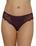 Луксозна дамска бикина – елегантност и комфорт в едно

Представяме ви елегантната дамска бикина, съчетаваща нежен микрофибър и фина дантела – изискан модел, който ще ви накара да се чувствате уверени и комфортни всеки ден.

&nbsp;Защо да изберете този модел?
✔ Перфектна комбинация от стил и удобство – висококачественият микрофибър приляга нежно към кожата, докато фината Дантела придава романтично и женствено излъчване.
✔ Идеална за носене под фини дрехи – благодарение на силикона на крачолите, бикината оста