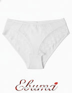 Лукс и Комфорт във Всяко Ежедневие: Бикината, Която Задължително Трябва Да Имаш!

Почувствай разликата с този изключителен модел бикина, който превръща всеки ден в луксозно преживяване. Създаден за жената, която не прави компромис между комфорта и елегантността.

&nbsp;Защо Ще Се Влюбиш в Този Модел:&nbsp;

Високата талия нежно обгръща тялото, осигурявайки перфектно прилепване, без да стяга.

Изисканите красиви детайли от мека дантела придават секси и елегантен завършек, който те кара да се чувстваш желана 