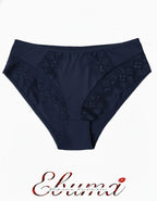 Лукс и Комфорт във Всяко Ежедневие: Бикината, Която Задължително Трябва Да Имаш!

Почувствай разликата с този изключителен модел бикина, който превръща всеки ден в луксозно преживяване. Създаден за жената, която не прави компромис между комфорта и елегантността.

&nbsp;Защо Ще Се Влюбиш в Този Модел:&nbsp;

Високата талия нежно обгръща тялото, осигурявайки перфектно прилепване, без да стяга.

Изисканите красиви детайли от мека дантела придават секси и елегантен завършек, който те кара да се чувстваш желана 