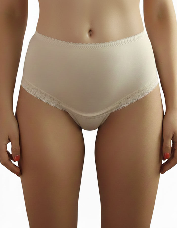 Висока талия
Висококачествено памучно трико
Дантелени ленти&nbsp;
Мек и еластичен двойно прегънат ластик
Широки страни, за да покрива удобно отзад.

Дизайнът на дантелата може да се различава от този на снимката.

Отлично качество
Произведено в България
Състав: 90% памук и 10% еластан
Състав на дантела: 88% полиамид и 12% еластан