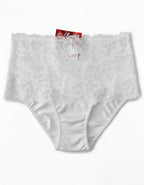 Преживейте изискаността и комфорта с нашата луксозна дамска бикина, тип боксер представяща съчетание от изящество и качество.
Изработена с внимание към всеки детайл, бикината предлага висока талия и е изключително удобна благодарение на използваните микрофибър и еластична дантела.&nbsp;

Отличаваща се с перфектно покритие на задната част, бикината предоставя изключително усещане за комфорт и сигурност.

Дизайнът на дантелата може да се варира леко, придавайки на всяка бикина уникалност и индивидуално излъчв