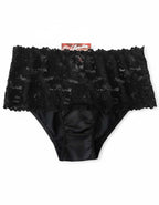 Преживейте изискаността и комфорта с нашата луксозна дамска бикина, тип боксер представяща съчетание от изящество и качество.
Изработена с внимание към всеки детайл, бикината предлага висока талия и е изключително удобна благодарение на използваните микрофибър и еластична дантела.&nbsp;

Отличаваща се с перфектно покритие на задната част, бикината предоставя изключително усещане за комфорт и сигурност.

Дизайнът на дантелата може да се варира леко, придавайки на всяка бикина уникалност и индивидуално излъчв