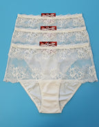 Преживейте изискаността и комфорта с нашата луксозна дамска бикина, тип боксер представяща съчетание от изящество и качество.
Изработена с внимание към всеки детайл, бикината предлага висока талия и е изключително удобна благодарение на използваните микрофибър и еластична дантела.&nbsp;

Отличаваща се с перфектно покритие на задната част, бикината предоставя изключително усещане за комфорт и сигурност.

Дизайнът на дантелата може да се варира леко, придавайки на всяка бикина уникалност и индивидуално излъчв