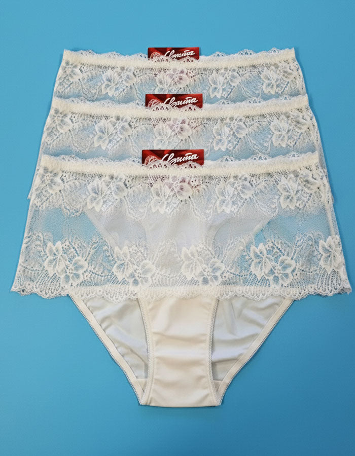 Преживейте изискаността и комфорта с нашата луксозна дамска бикина, тип боксер представяща съчетание от изящество и качество.
Изработена с внимание към всеки детайл, бикината предлага висока талия и е изключително удобна благодарение на използваните микрофибър и еластична дантела.&nbsp;

Отличаваща се с перфектно покритие на задната част, бикината предоставя изключително усещане за комфорт и сигурност.

Дизайнът на дантелата може да се варира леко, придавайки на всяка бикина уникалност и индивидуално излъчв